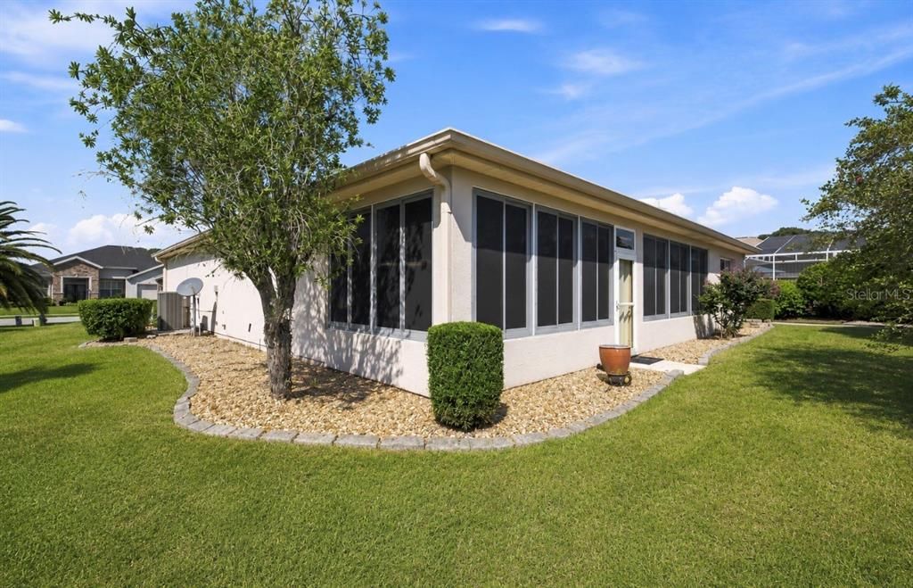 For Sale: $294,500 (2 beds, 2 baths, 2048 Square Feet)