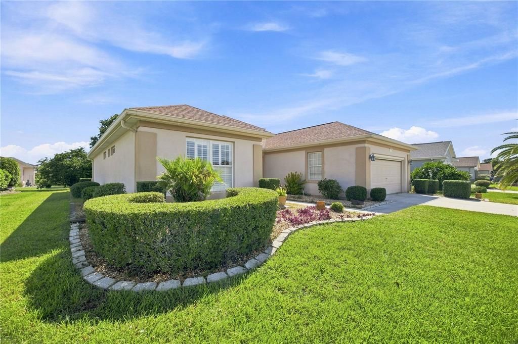 For Sale: $294,500 (2 beds, 2 baths, 2048 Square Feet)