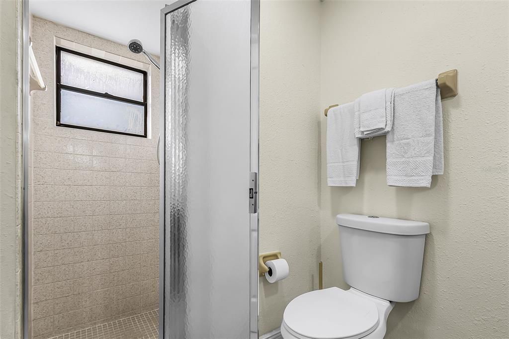 For Sale: $399,000 (3 beds, 2 baths, 1597 Square Feet)