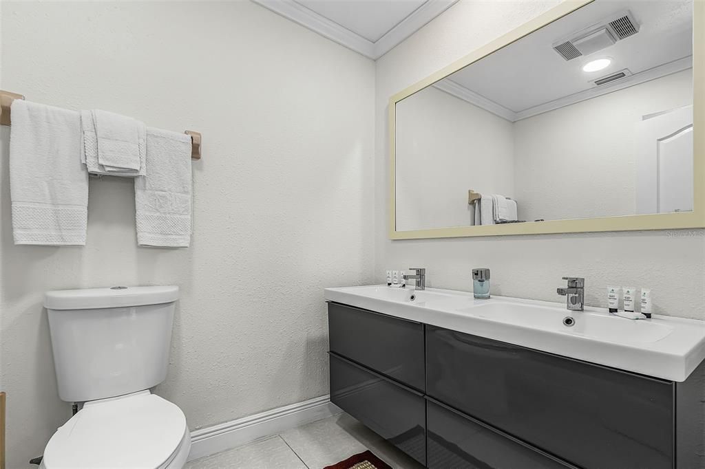 For Sale: $399,000 (3 beds, 2 baths, 1597 Square Feet)