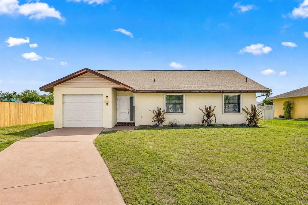 For Sale: $399,000 (3 beds, 2 baths, 1597 Square Feet)