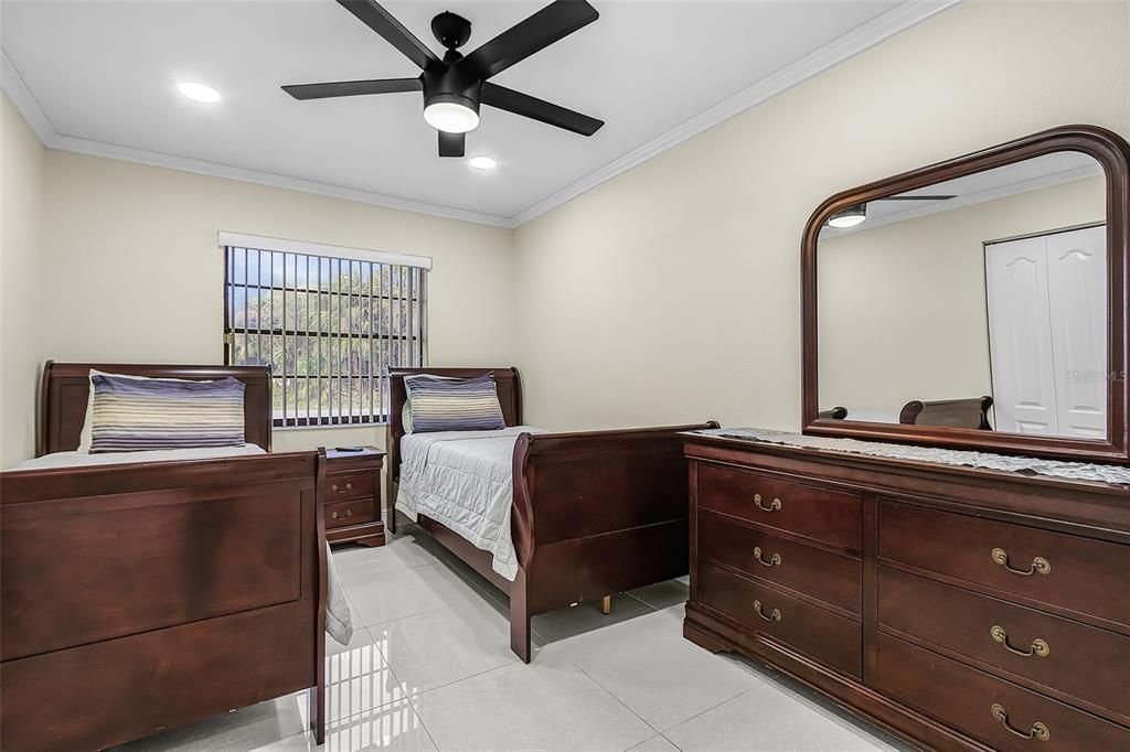 For Sale: $399,000 (3 beds, 2 baths, 1597 Square Feet)