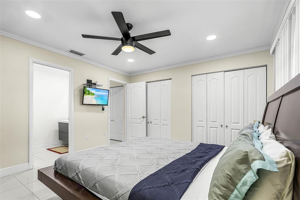 For Sale: $399,000 (3 beds, 2 baths, 1597 Square Feet)