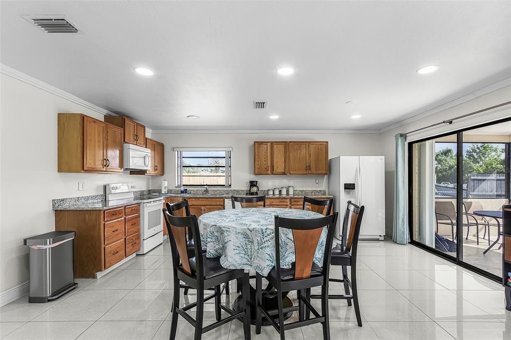 For Sale: $399,000 (3 beds, 2 baths, 1597 Square Feet)