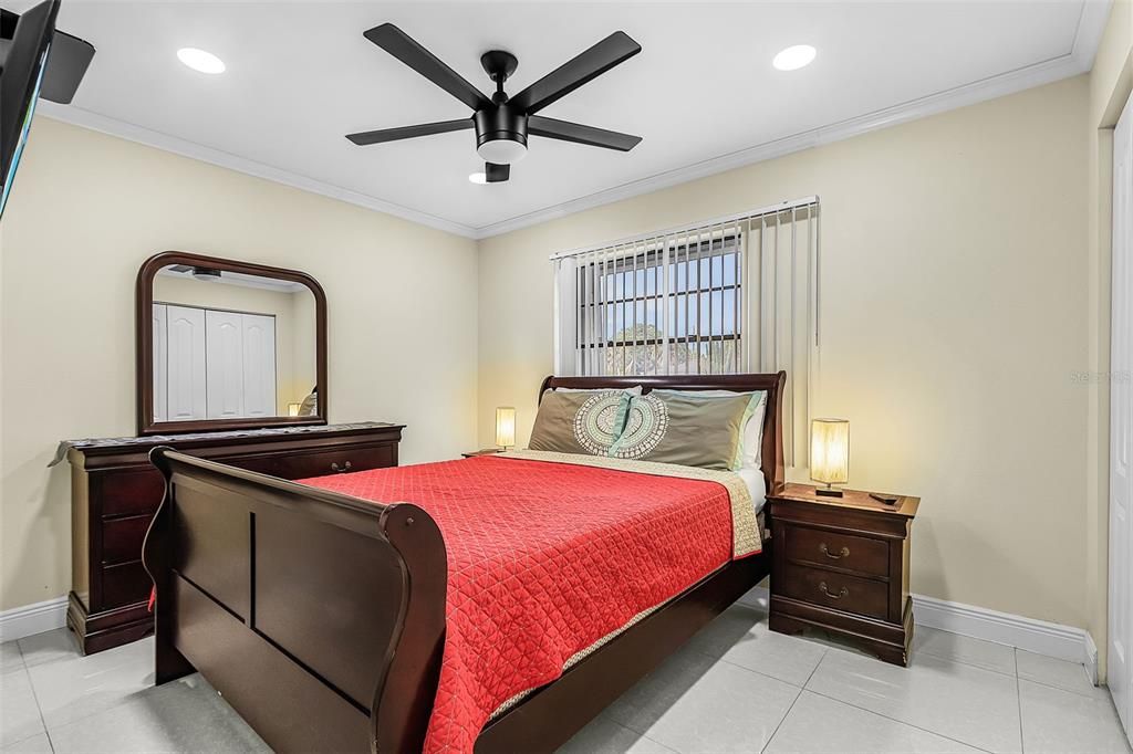 For Sale: $399,000 (3 beds, 2 baths, 1597 Square Feet)