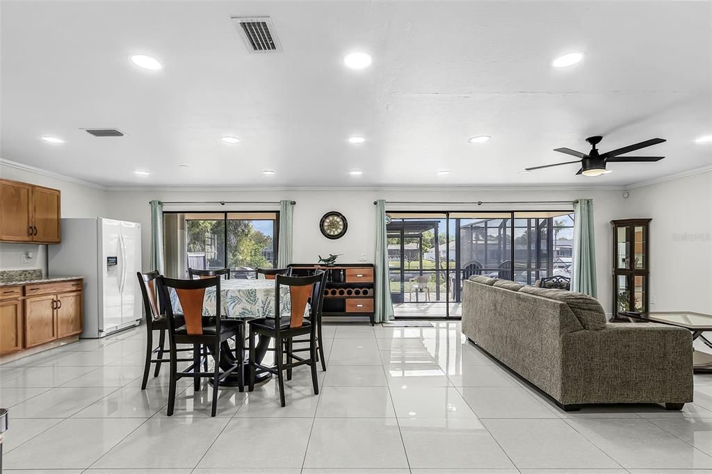 For Sale: $399,000 (3 beds, 2 baths, 1597 Square Feet)