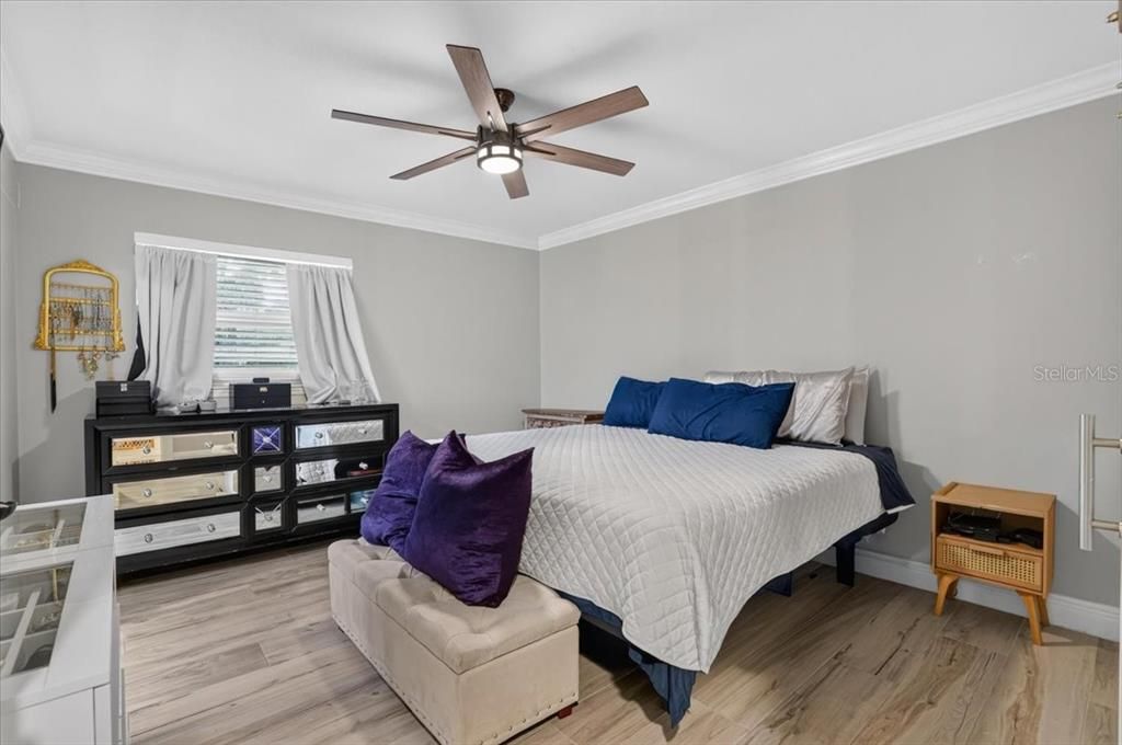 For Sale: $1,150,000 (3 beds, 2 baths, 2073 Square Feet)