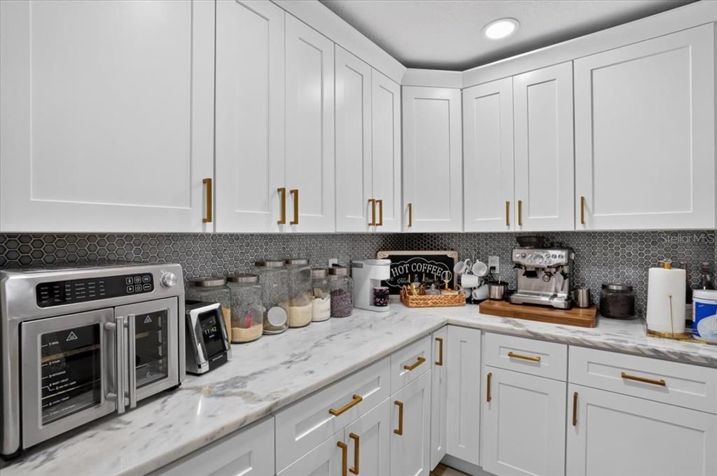 For Sale: $1,150,000 (3 beds, 2 baths, 2073 Square Feet)