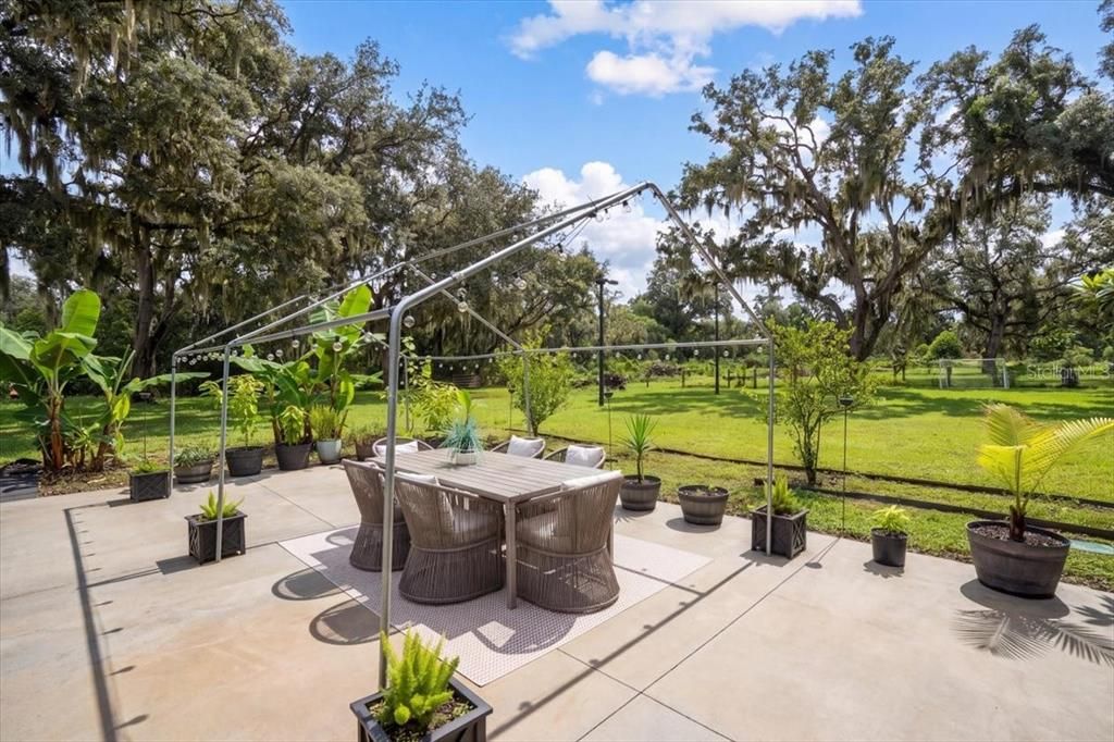 For Sale: $1,150,000 (3 beds, 2 baths, 2073 Square Feet)