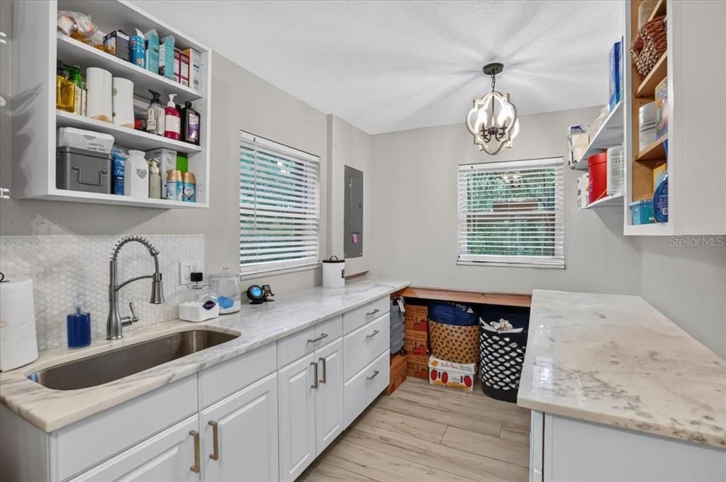 For Sale: $1,150,000 (3 beds, 2 baths, 2073 Square Feet)