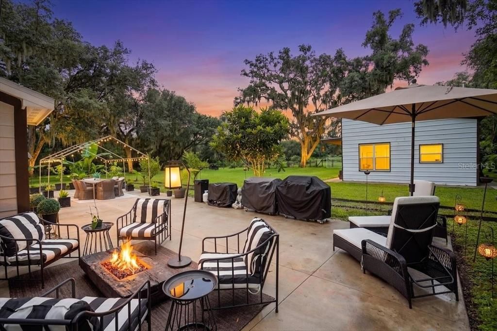 For Sale: $1,150,000 (3 beds, 2 baths, 2073 Square Feet)