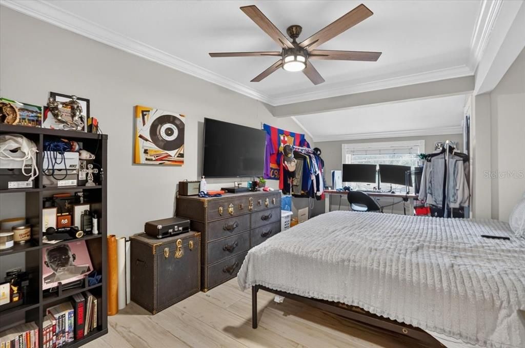 For Sale: $1,150,000 (3 beds, 2 baths, 2073 Square Feet)