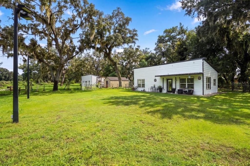 For Sale: $1,150,000 (3 beds, 2 baths, 2073 Square Feet)