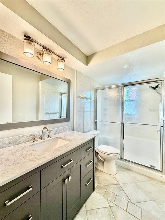 For Rent: $1,900 (1 beds, 1 baths, 698 Square Feet)