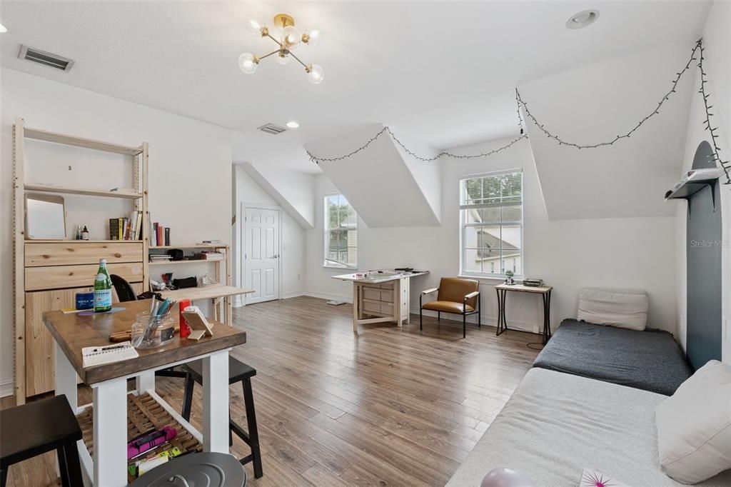 For Sale: $1,800,000 (5 beds, 4 baths, 4230 Square Feet)