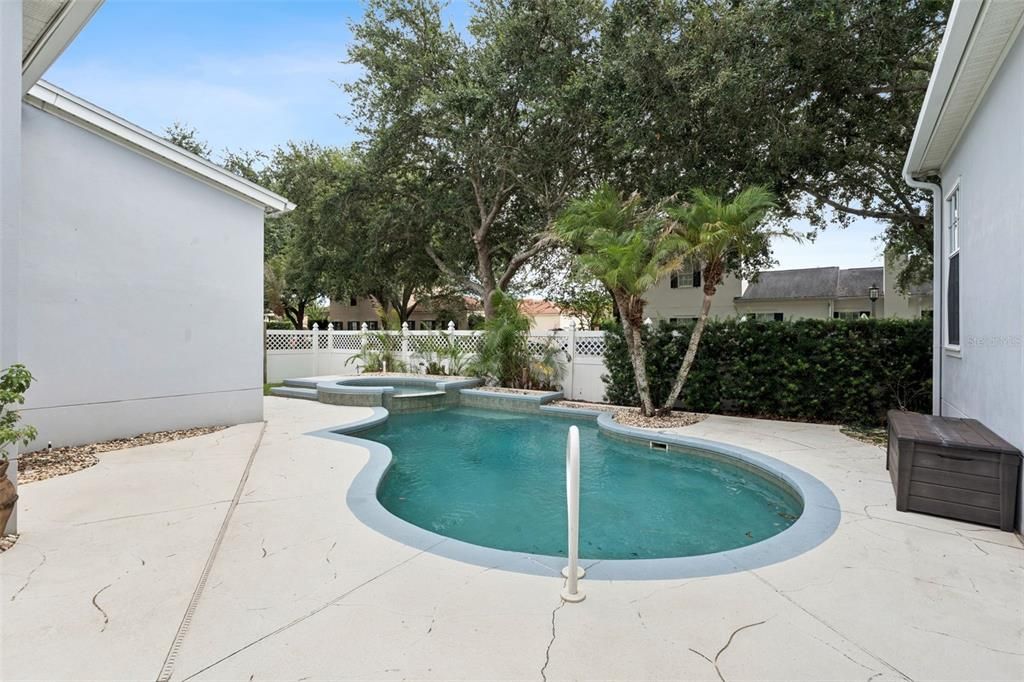 For Sale: $1,800,000 (5 beds, 4 baths, 4230 Square Feet)