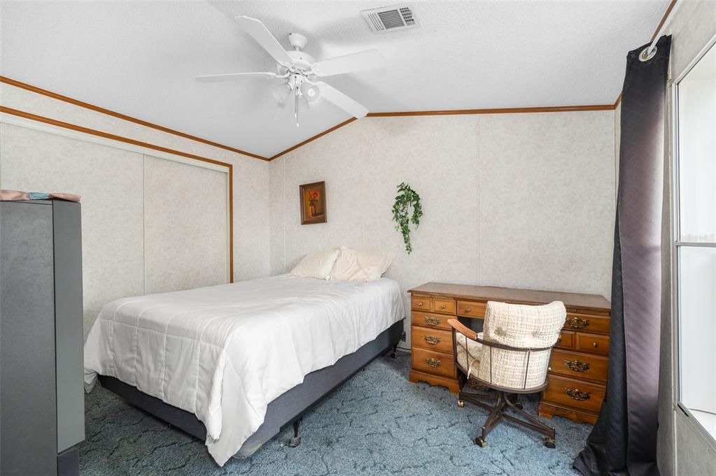 For Sale: $215,000 (2 beds, 2 baths, 1056 Square Feet)