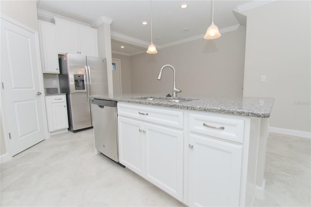 For Rent: $2,600 (3 beds, 2 baths, 1632 Square Feet)