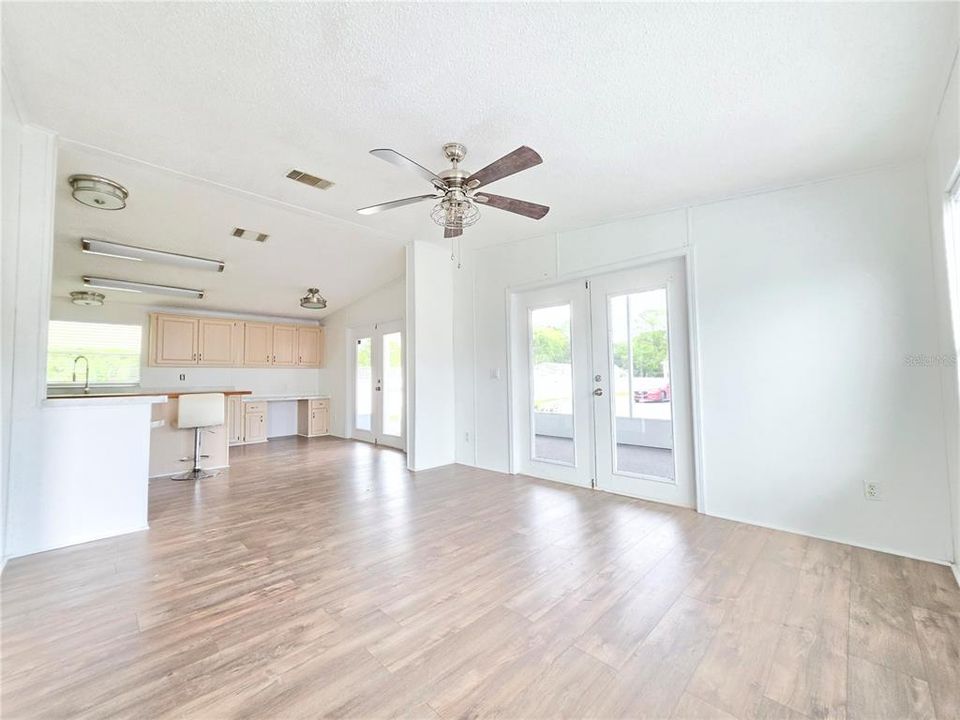 For Sale: $90,000 (2 beds, 2 baths, 1456 Square Feet)