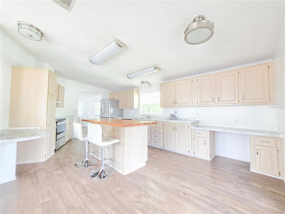 For Sale: $90,000 (2 beds, 2 baths, 1456 Square Feet)
