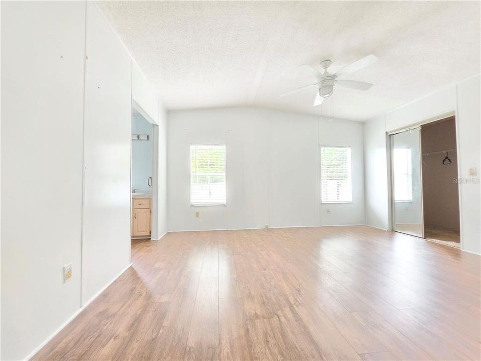 For Sale: $90,000 (2 beds, 2 baths, 1456 Square Feet)