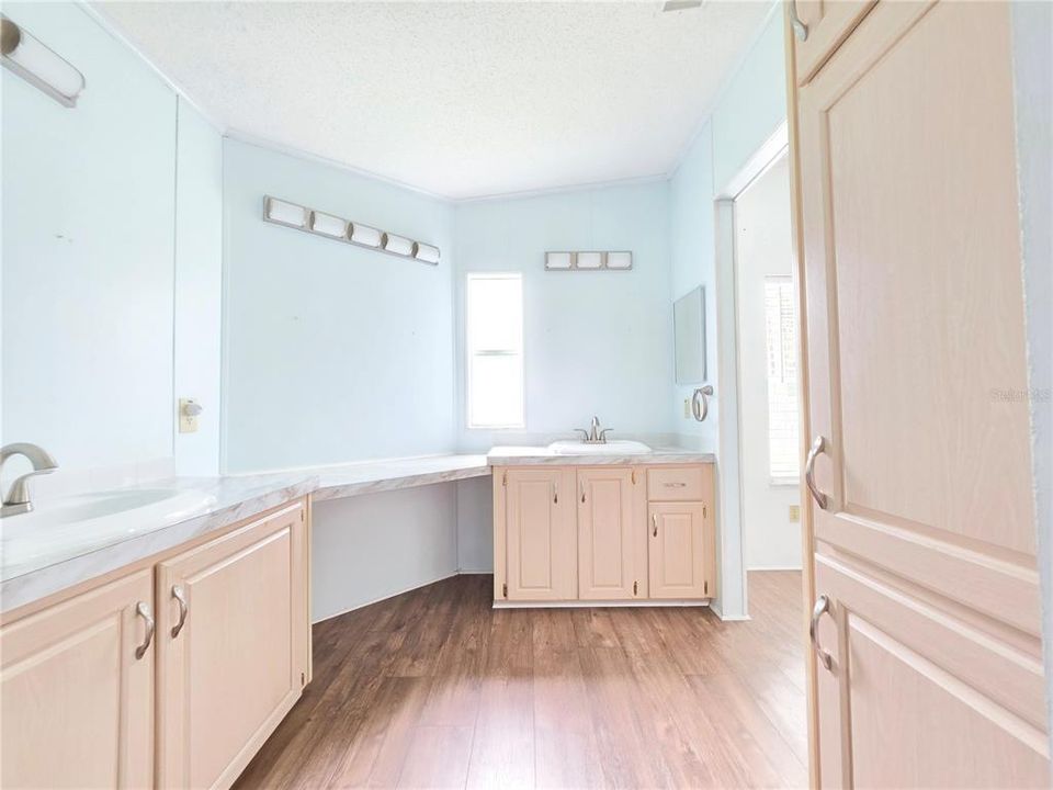 For Sale: $90,000 (2 beds, 2 baths, 1456 Square Feet)