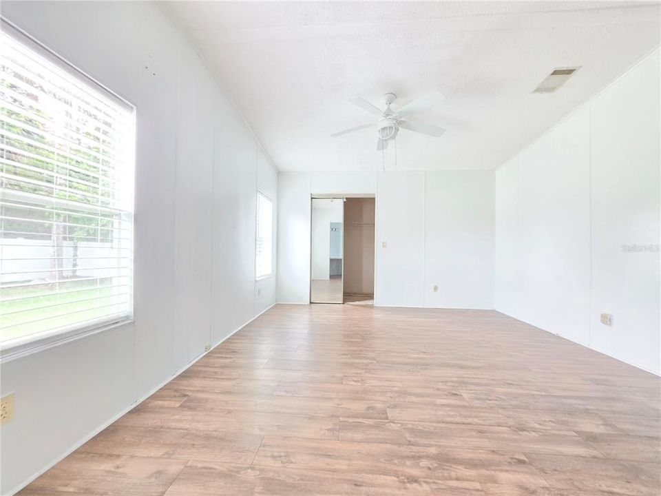 For Sale: $90,000 (2 beds, 2 baths, 1456 Square Feet)
