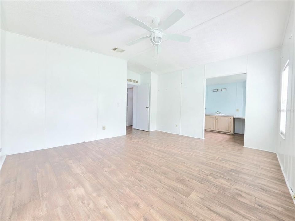 For Sale: $90,000 (2 beds, 2 baths, 1456 Square Feet)