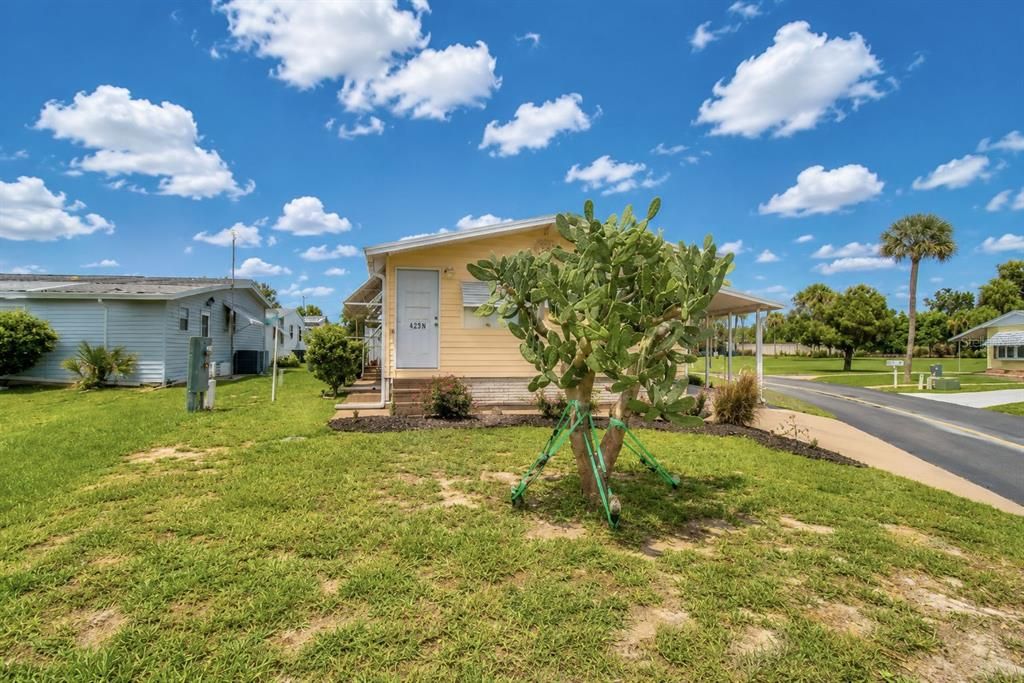 For Sale: $139,900 (2 beds, 2 baths, 1804 Square Feet)