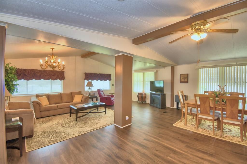 For Sale: $139,900 (2 beds, 2 baths, 1804 Square Feet)