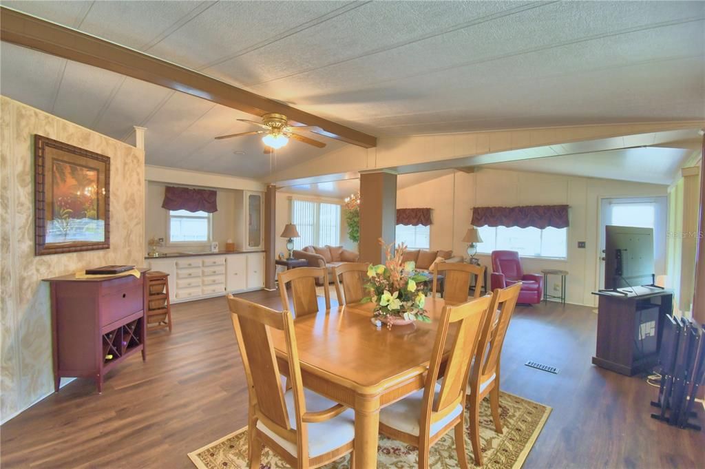 For Sale: $139,900 (2 beds, 2 baths, 1804 Square Feet)