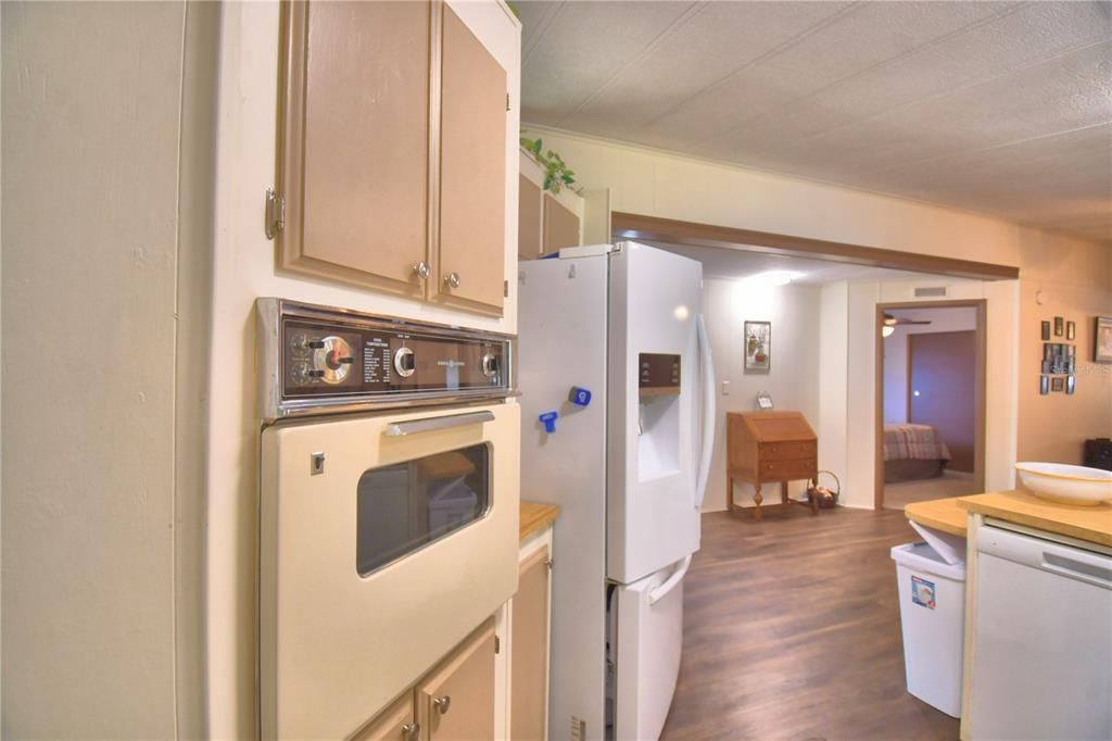 For Sale: $139,900 (2 beds, 2 baths, 1804 Square Feet)