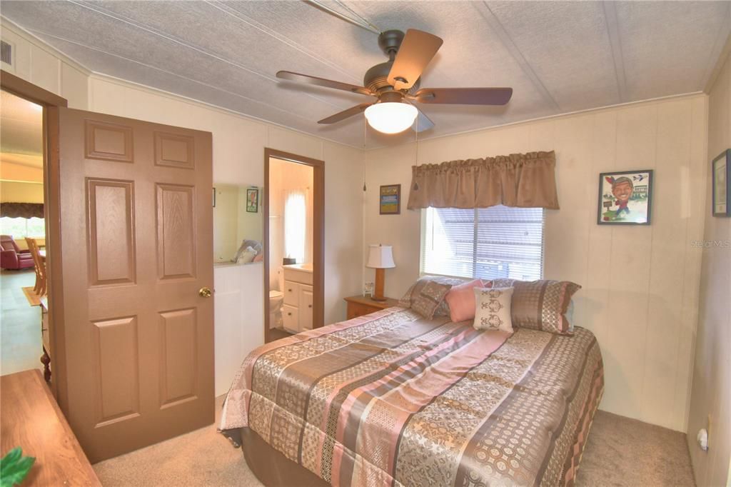 For Sale: $139,900 (2 beds, 2 baths, 1804 Square Feet)