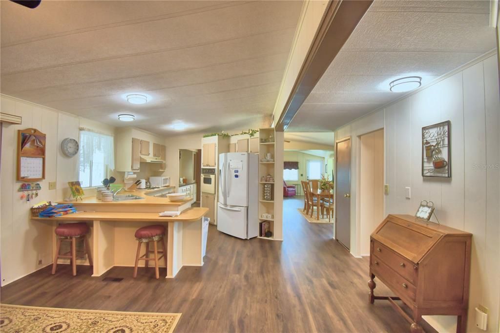 For Sale: $139,900 (2 beds, 2 baths, 1804 Square Feet)