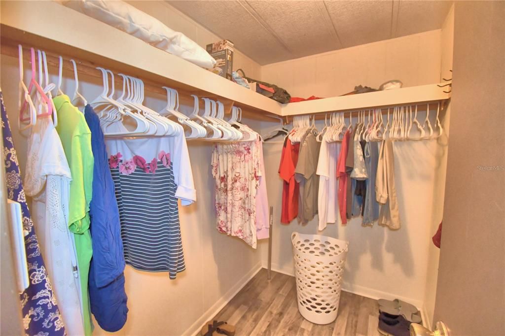 For Sale: $139,900 (2 beds, 2 baths, 1804 Square Feet)
