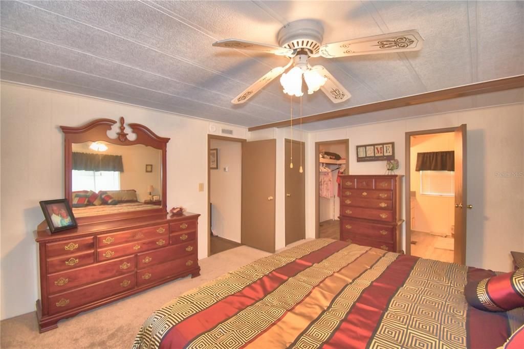 For Sale: $139,900 (2 beds, 2 baths, 1804 Square Feet)
