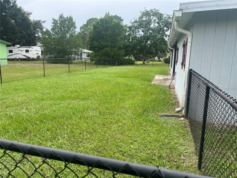 For Sale: $169,900 (2 beds, 2 baths, 1144 Square Feet)