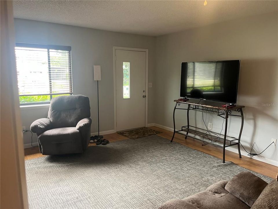 For Sale: $169,900 (2 beds, 2 baths, 1144 Square Feet)