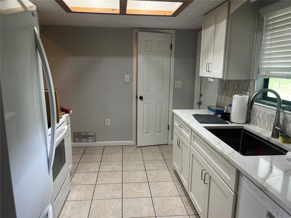 For Sale: $169,900 (2 beds, 2 baths, 1144 Square Feet)