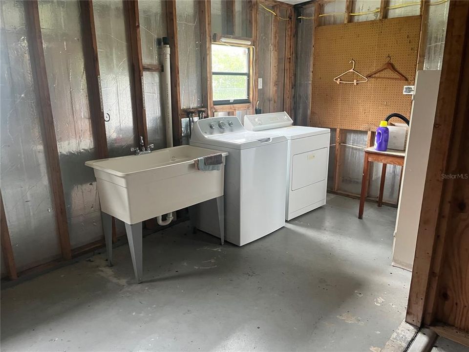For Sale: $169,900 (2 beds, 2 baths, 1144 Square Feet)
