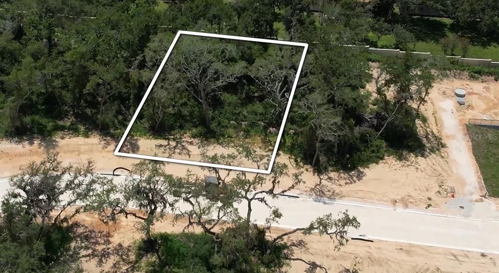 待售: $250,000 (0.24 acres)