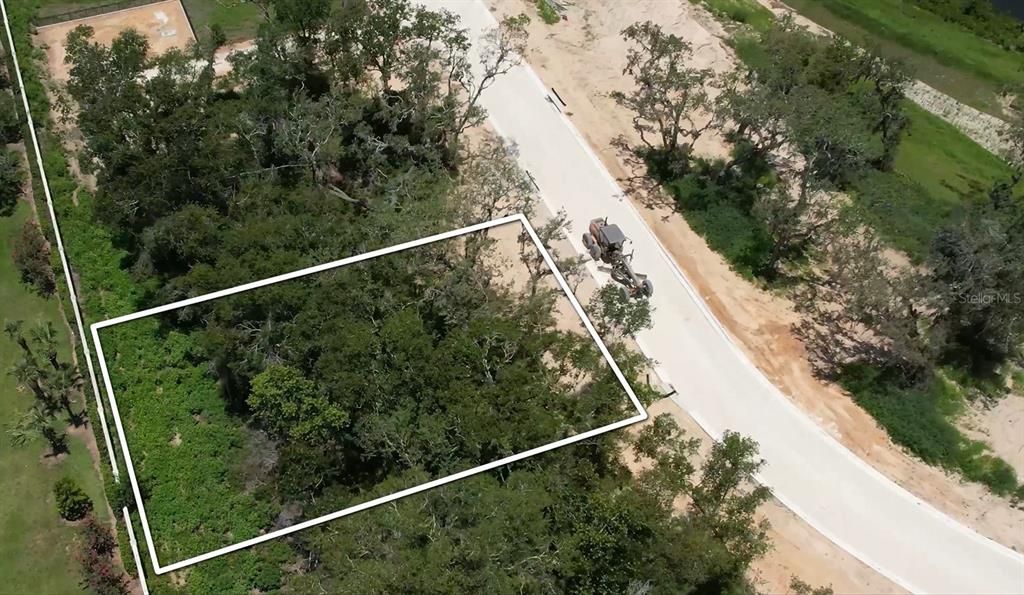 待售: $250,000 (0.24 acres)