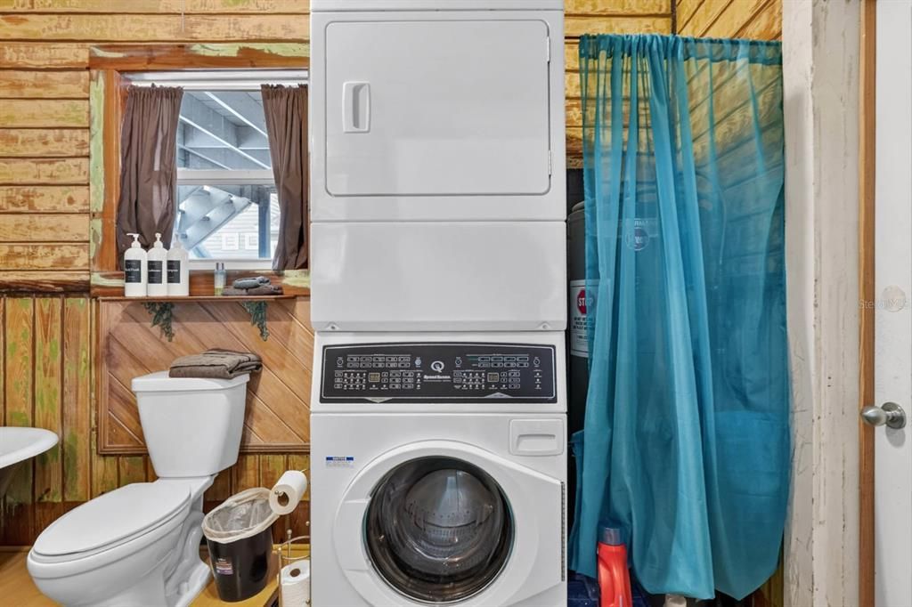 На продажу: $889,000 (7 спален, 5 ванн, 3209 Квадратных фут)