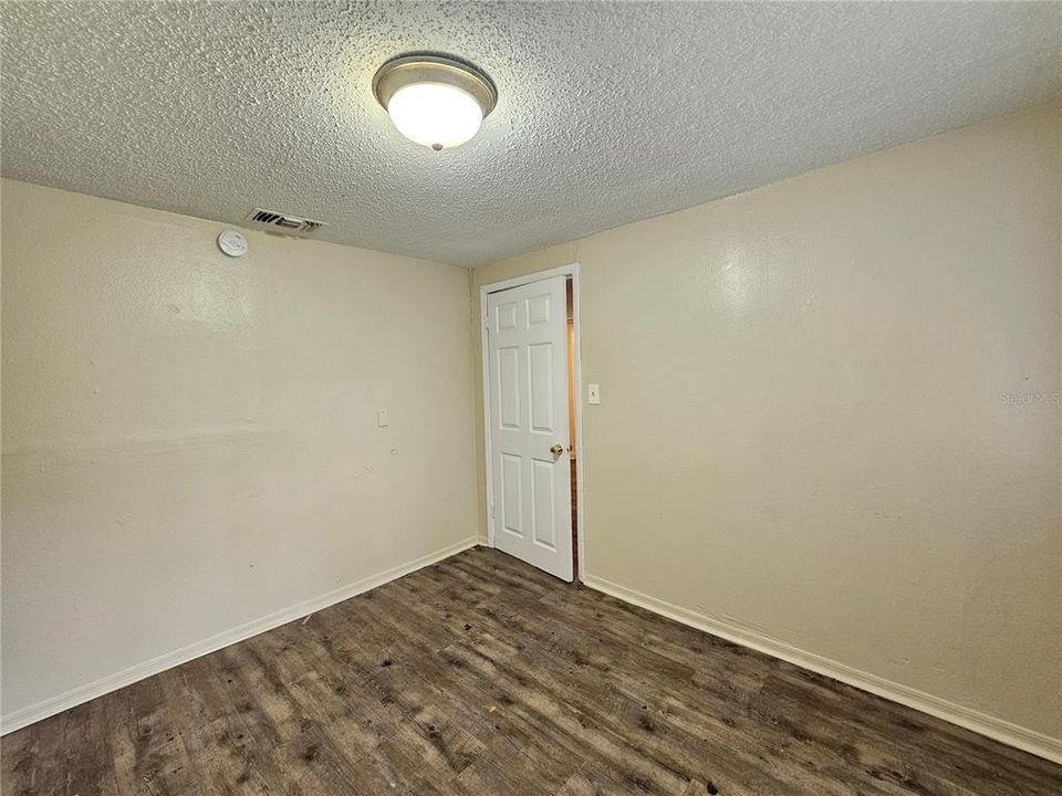 For Rent: $1,150 (1 beds, 1 baths, 747 Square Feet)