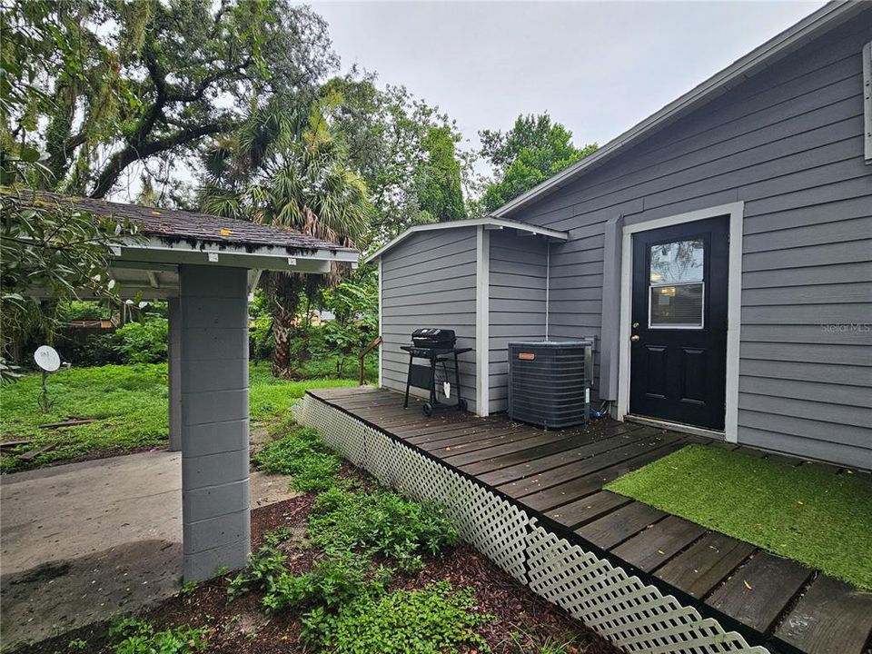 For Rent: $1,150 (1 beds, 1 baths, 747 Square Feet)