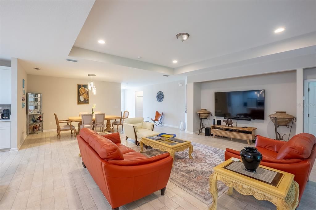 For Sale: $559,000 (4 beds, 3 baths, 2490 Square Feet)