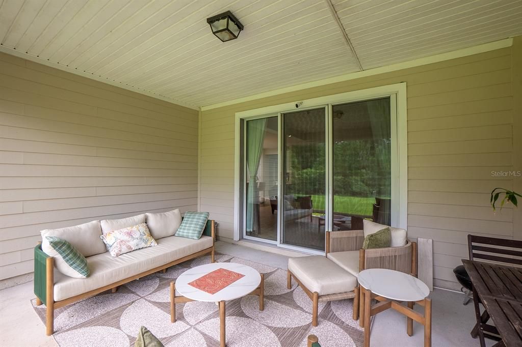 For Sale: $559,000 (4 beds, 3 baths, 2490 Square Feet)