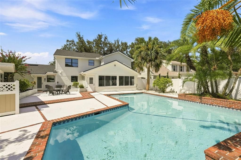 Active With Contract: $799,999 (4 beds, 3 baths, 2675 Square Feet)