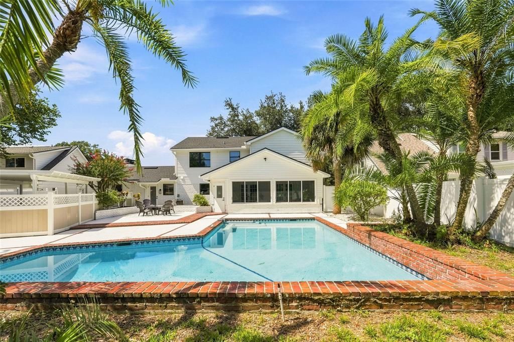Active With Contract: $799,999 (4 beds, 3 baths, 2675 Square Feet)