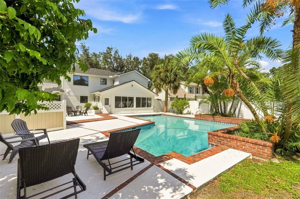 Active With Contract: $799,999 (4 beds, 3 baths, 2675 Square Feet)